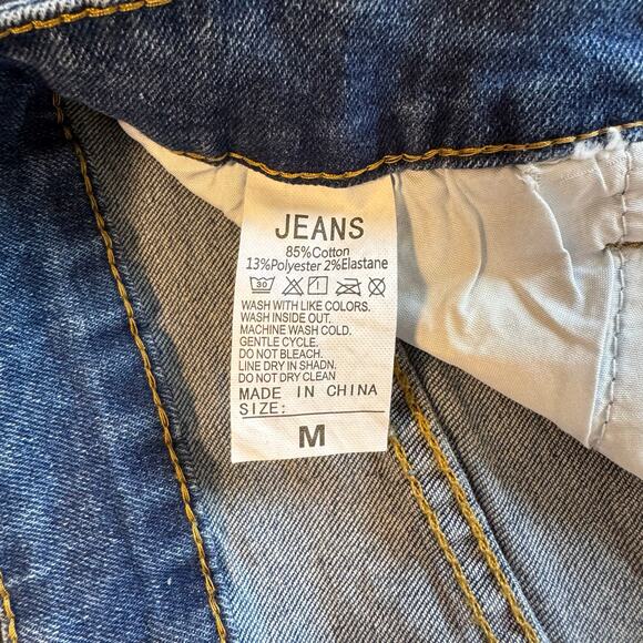 NWOT Women's Size Medium Ultra Distressed Medium Wash High Rise Jean Shorts - Picture 6 of 6